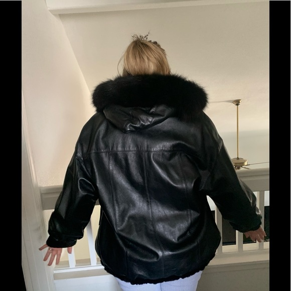 Leather Mink Coat. NWOTPurchased at Nordstrom aprox 2004 for $1500.00 Beautiful! - Picture 2 of 10